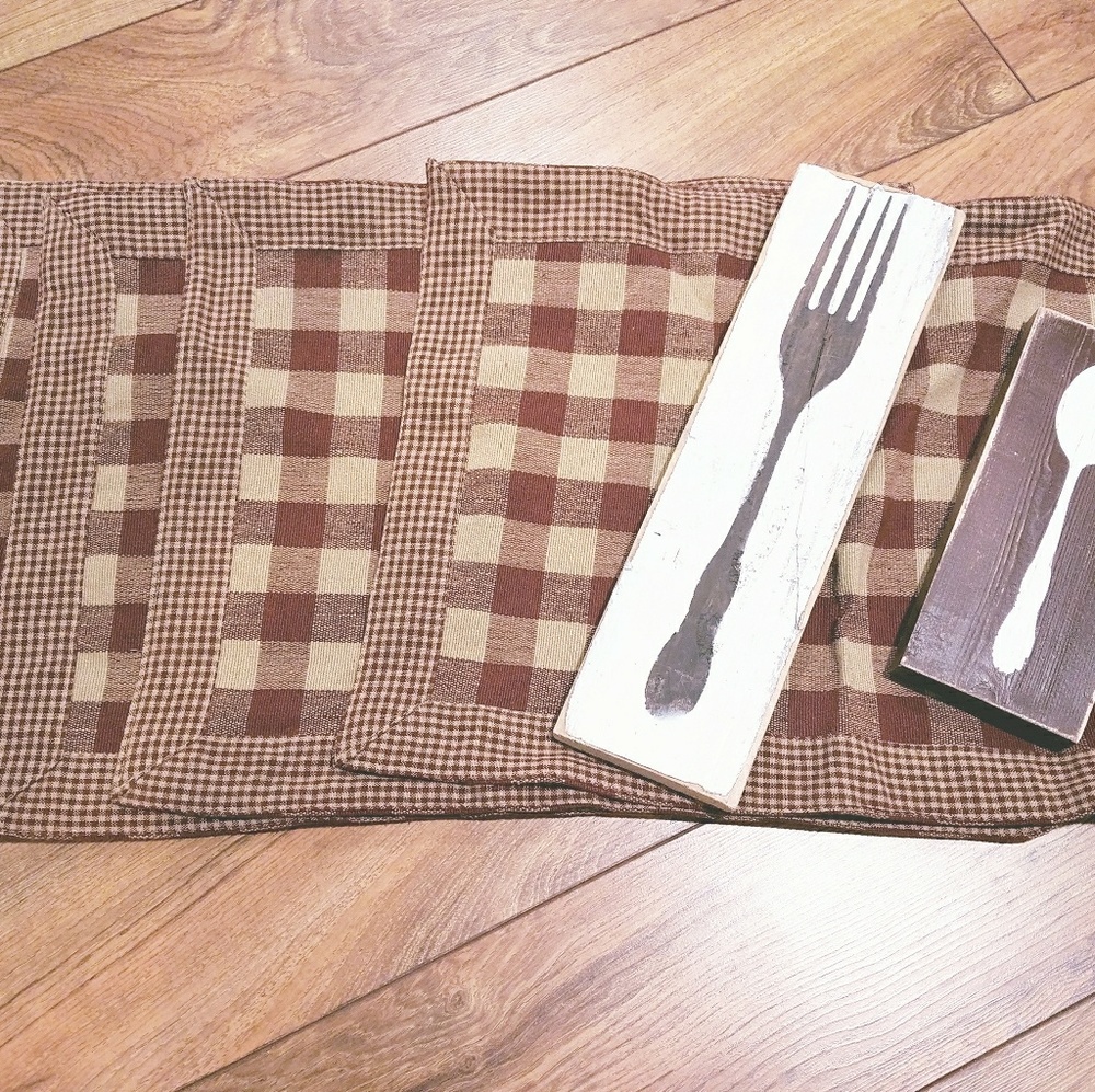 Primitive placemats